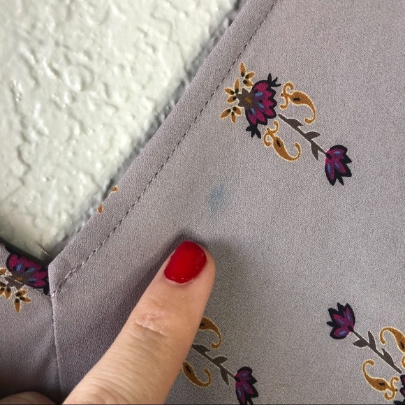 Astr the Label Floral Cold Shoulder Shorts Romper Size XS Paisley Pockets Casual - Picture 13 of 13